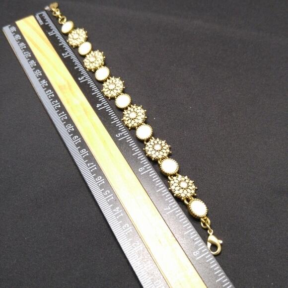 Lucky Brand Gold Tone Bracelet Mother of Pearl Flowers Vintage Boho 7.75" - Picture 4 of 7